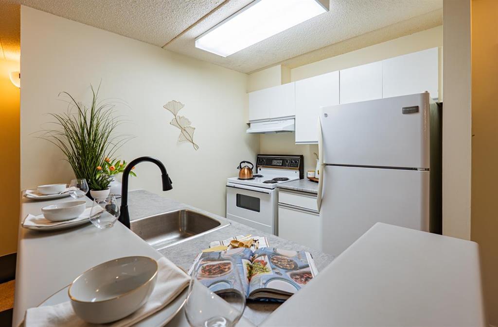 2302 80 Plaza Drive, Winnipeg, Manitoba  R3T 5S2 - Photo 1 - 202527467