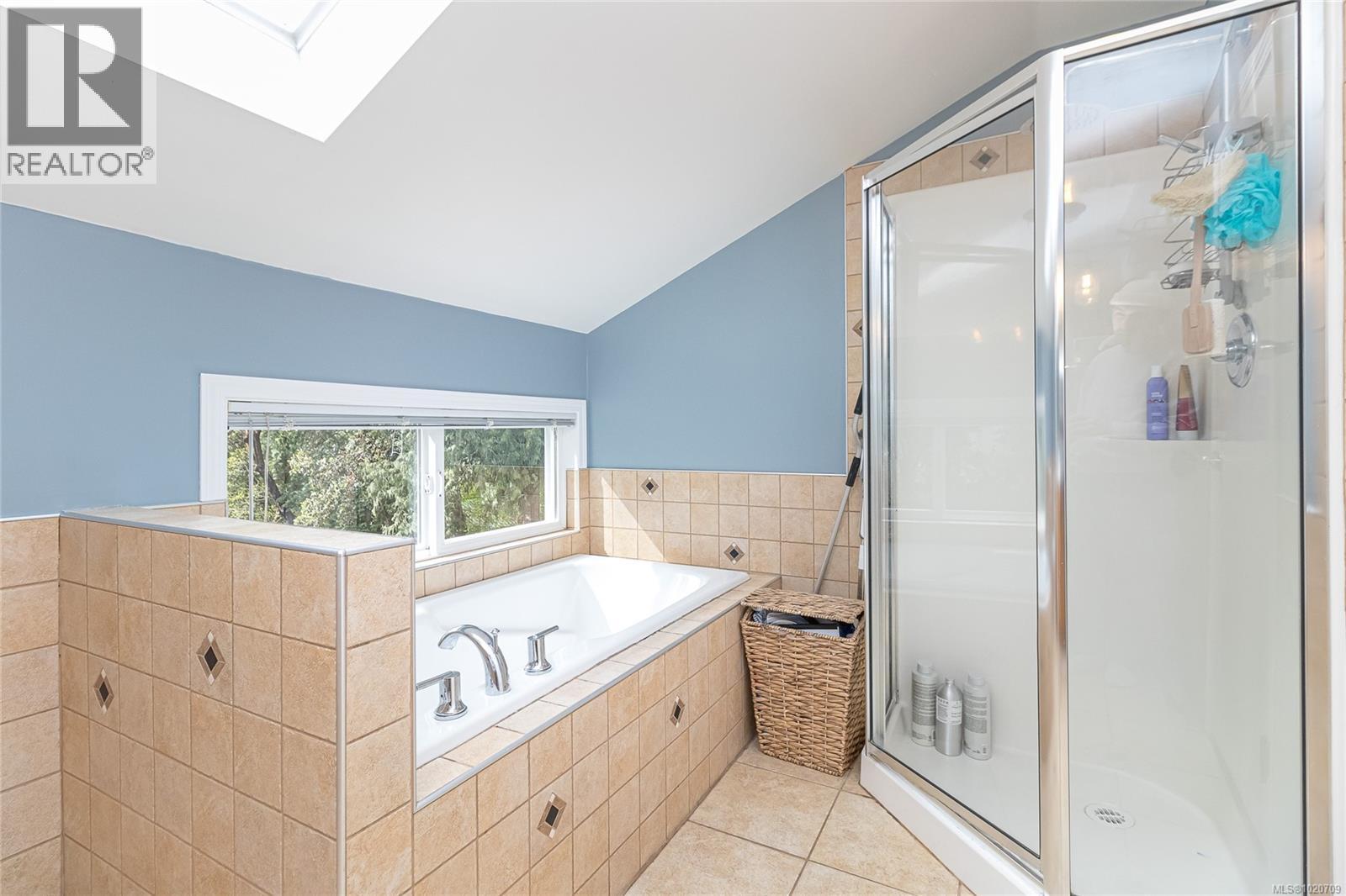 5182 Santa Clara Ave, Saanich, British Columbia  V8Y 1W4 - Photo 28 - 1020709