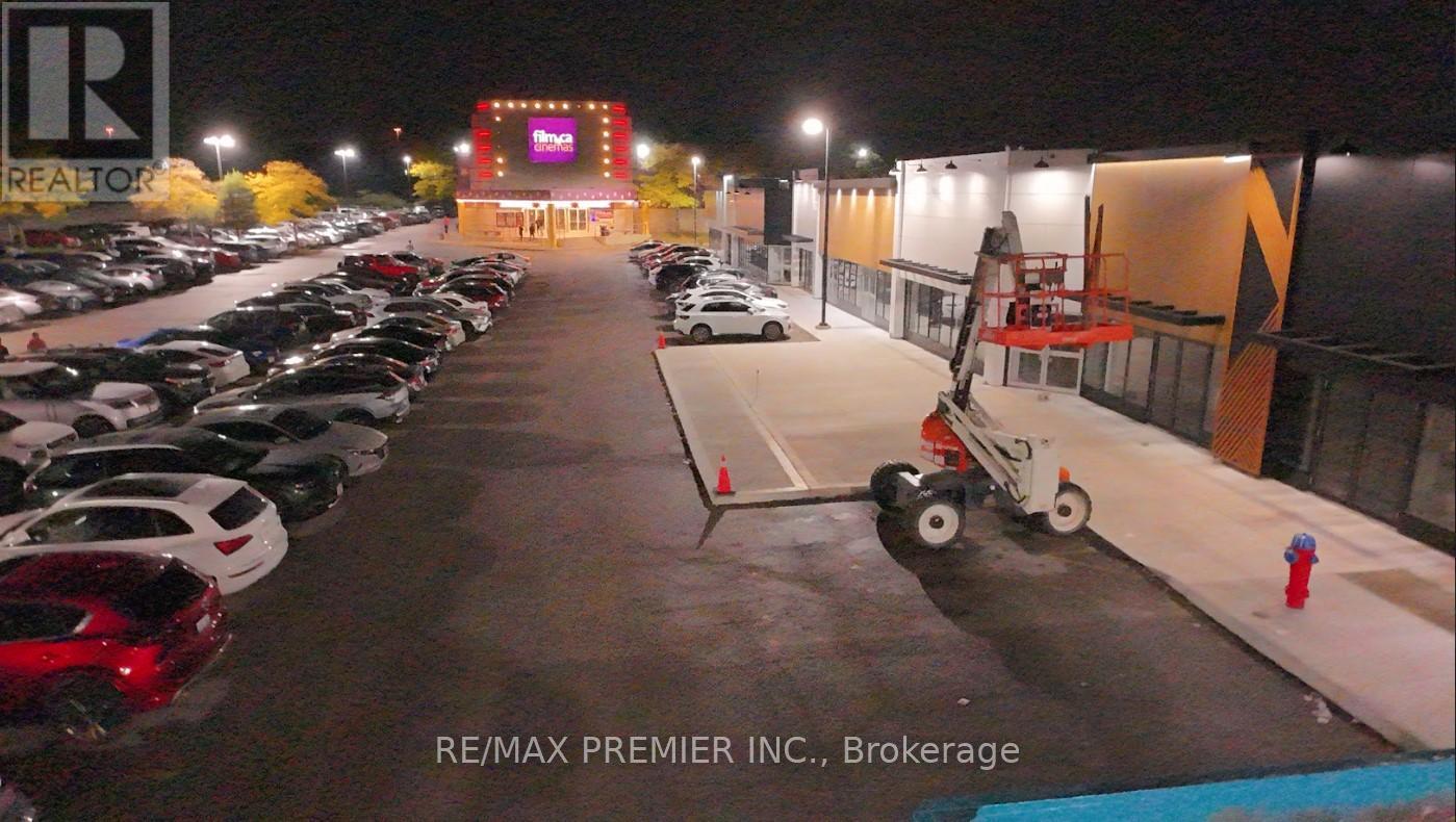 11 - 171 Speers Road, Oakville, Ontario  L6K 3W8 - Photo 6 - W12101952