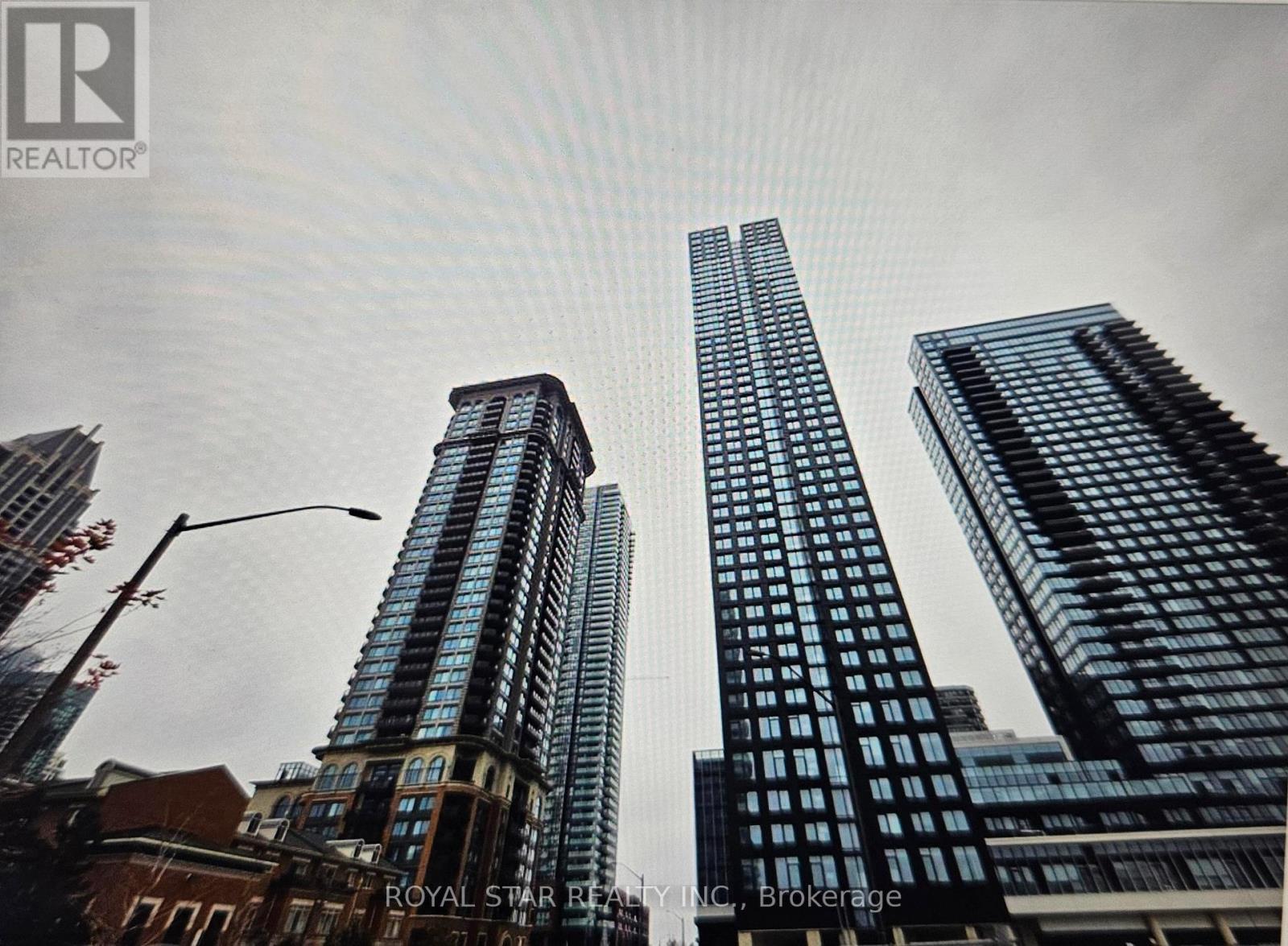 1402 - 395 SQUARE ONE DRIVE, Mississauga, Ontario