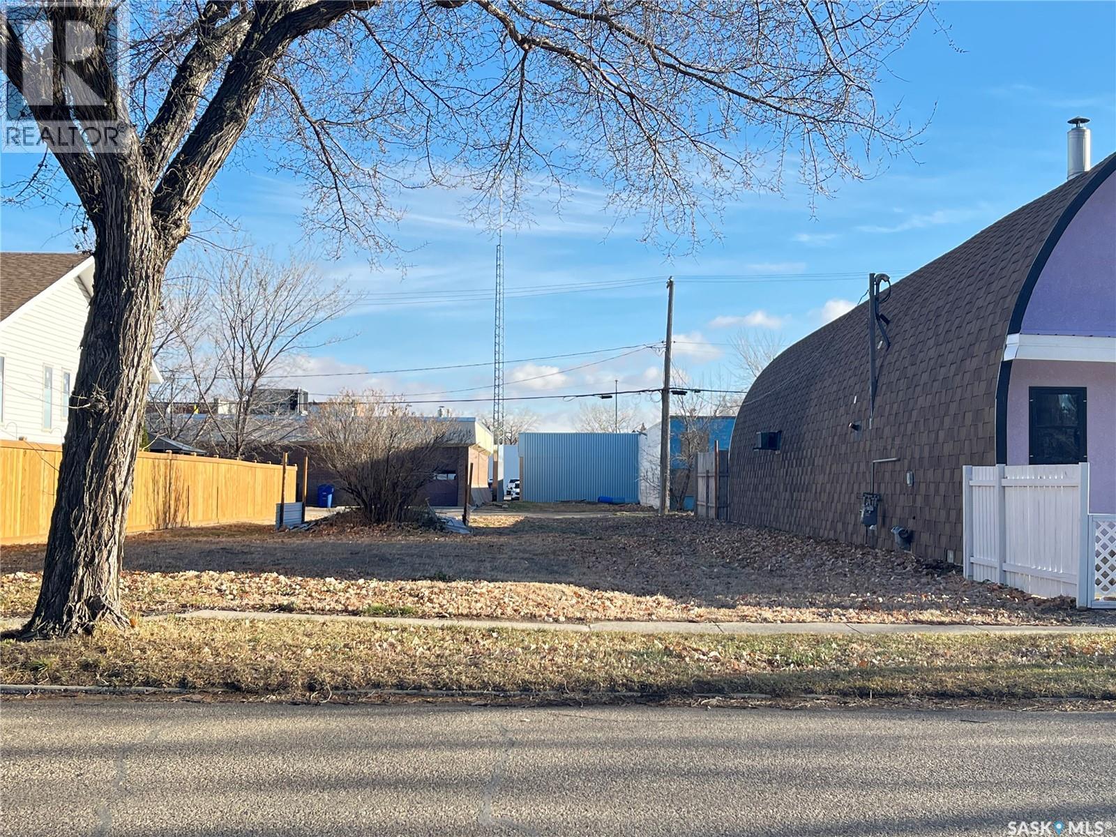 210 Maple Street, Maple Creek, Saskatchewan  S0N 1N0 - Photo 1 - SK024361