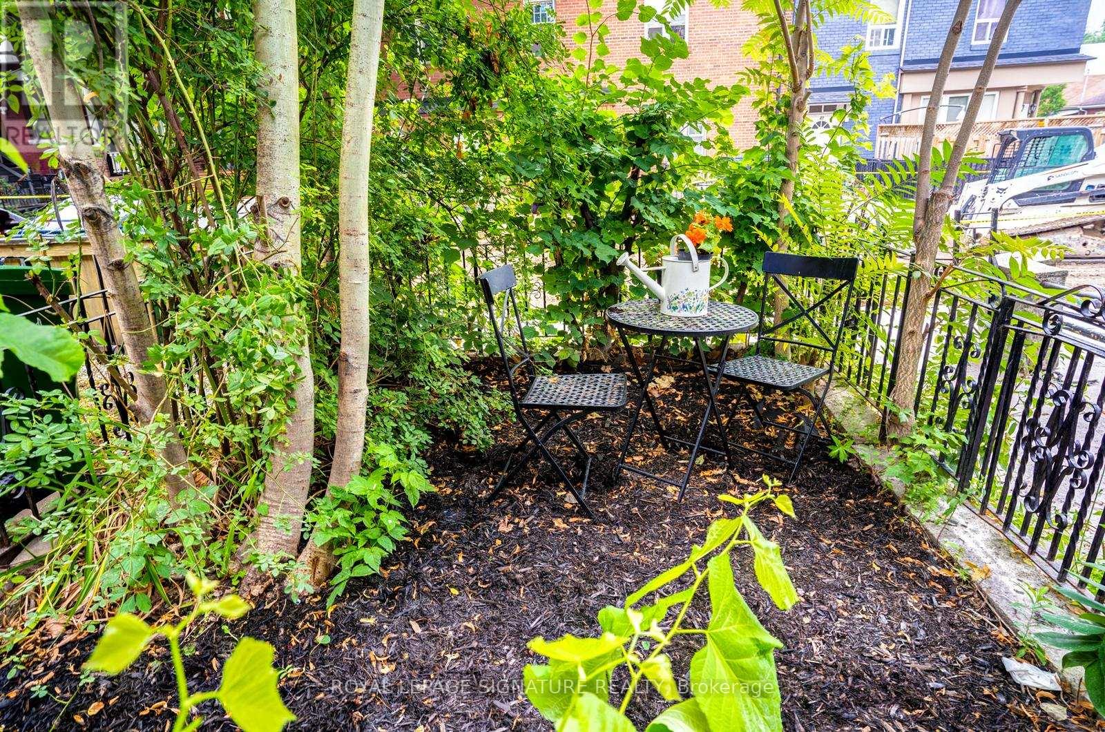 66 Euclid Avenue, Toronto, Ontario  M6J 2J9 - Photo 8 - C12559820