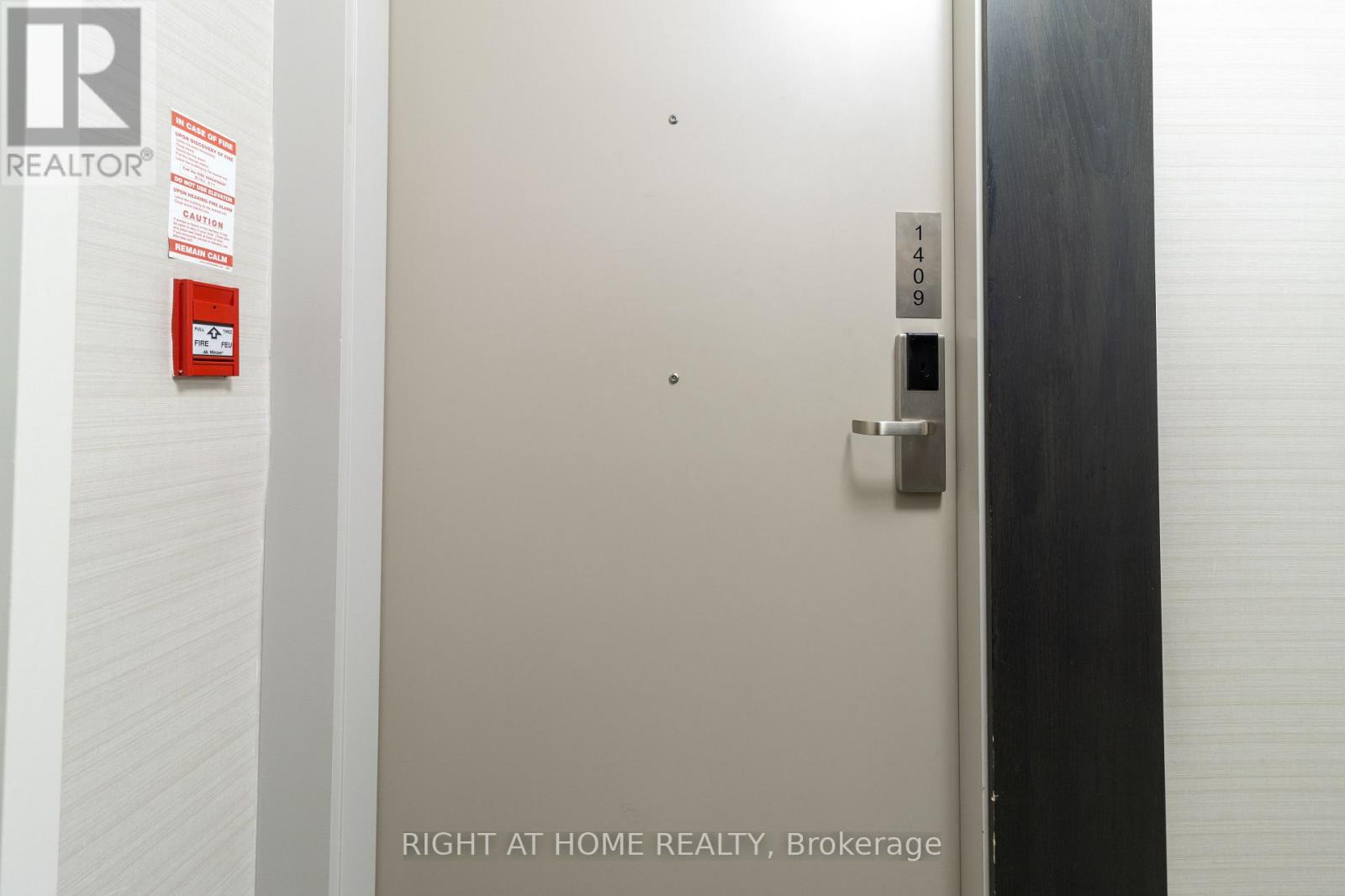 1409 - 55 Smooth Rose Court, Toronto, Ontario M2J 0G7 - Photo 2 - C12559860