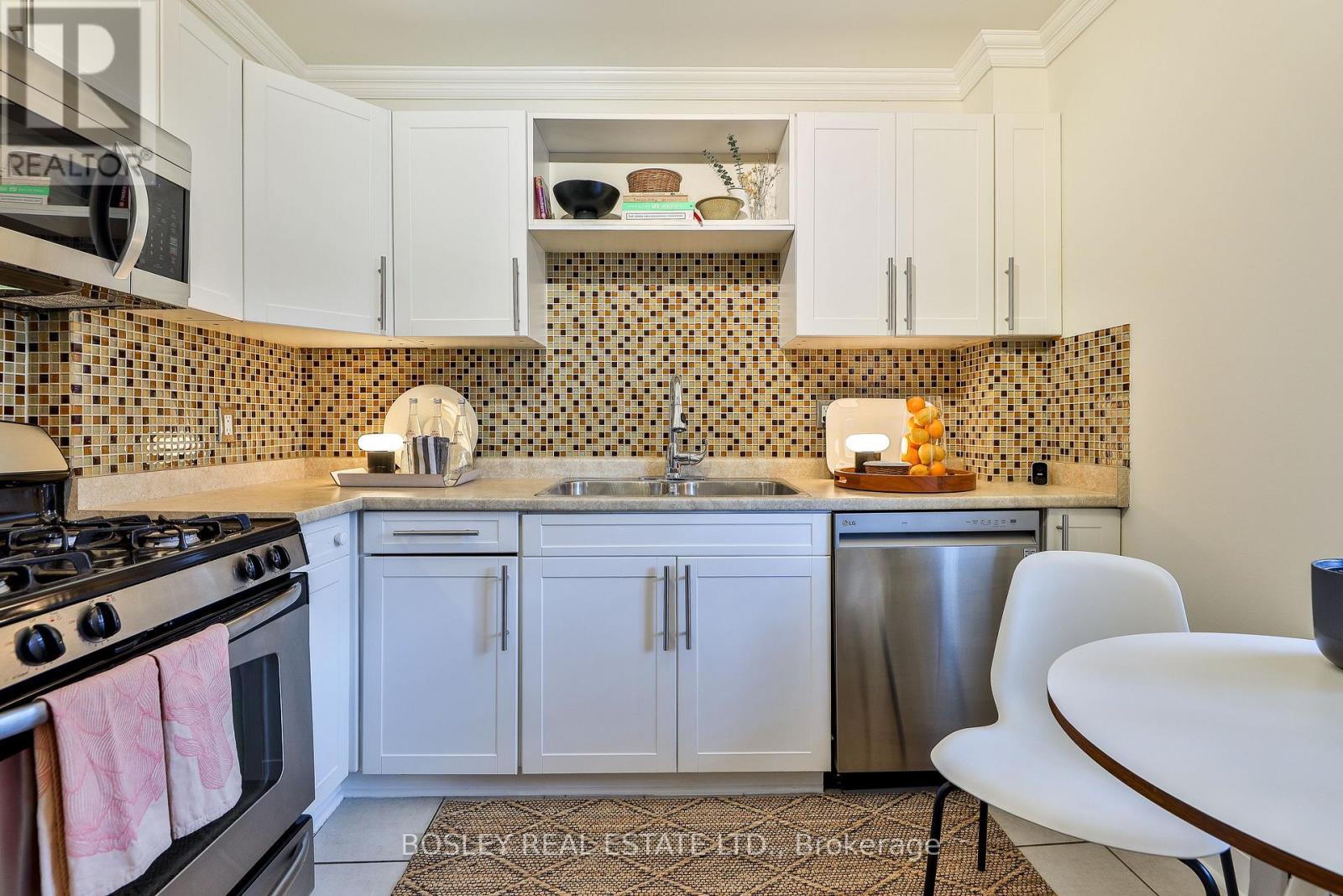 663 Vaughan Road, Toronto, Ontario  M6E 2Y4 - Photo 12 - C12559914