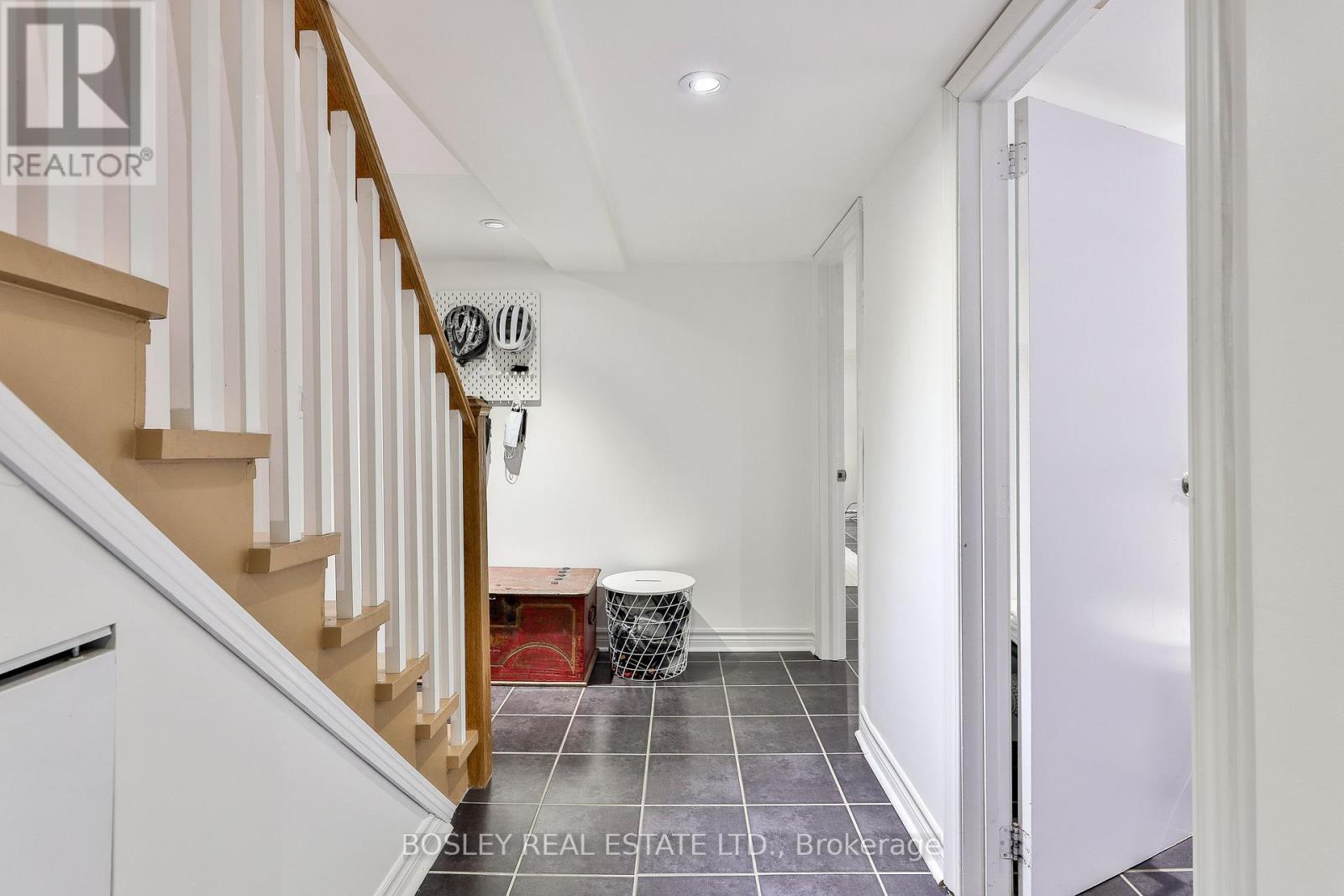 663 Vaughan Road, Toronto, Ontario  M6E 2Y4 - Photo 29 - C12559914