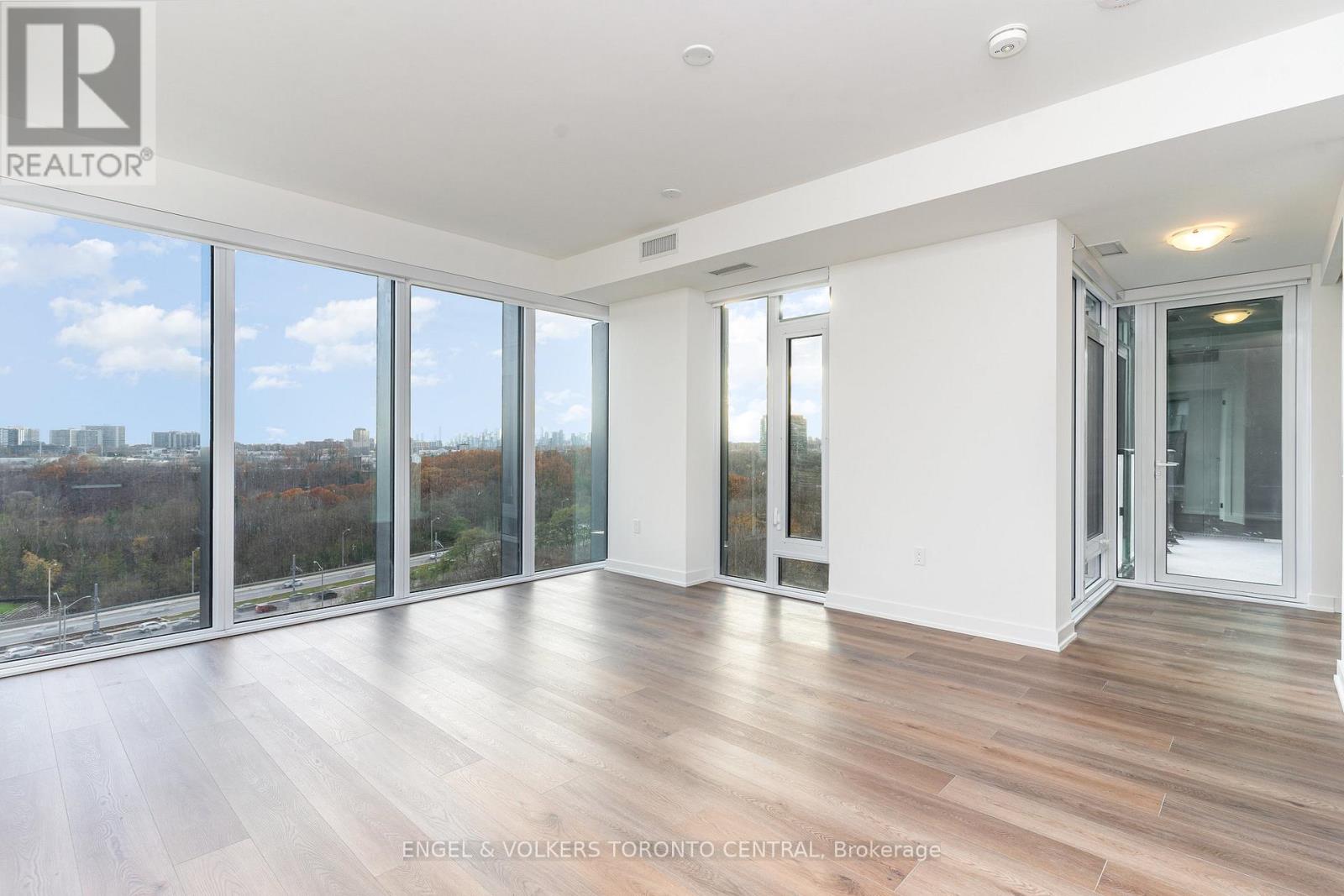 613 - 1 Quarrington Lane, Toronto, Ontario  M3C 0S4 - Photo 2 - C12559922