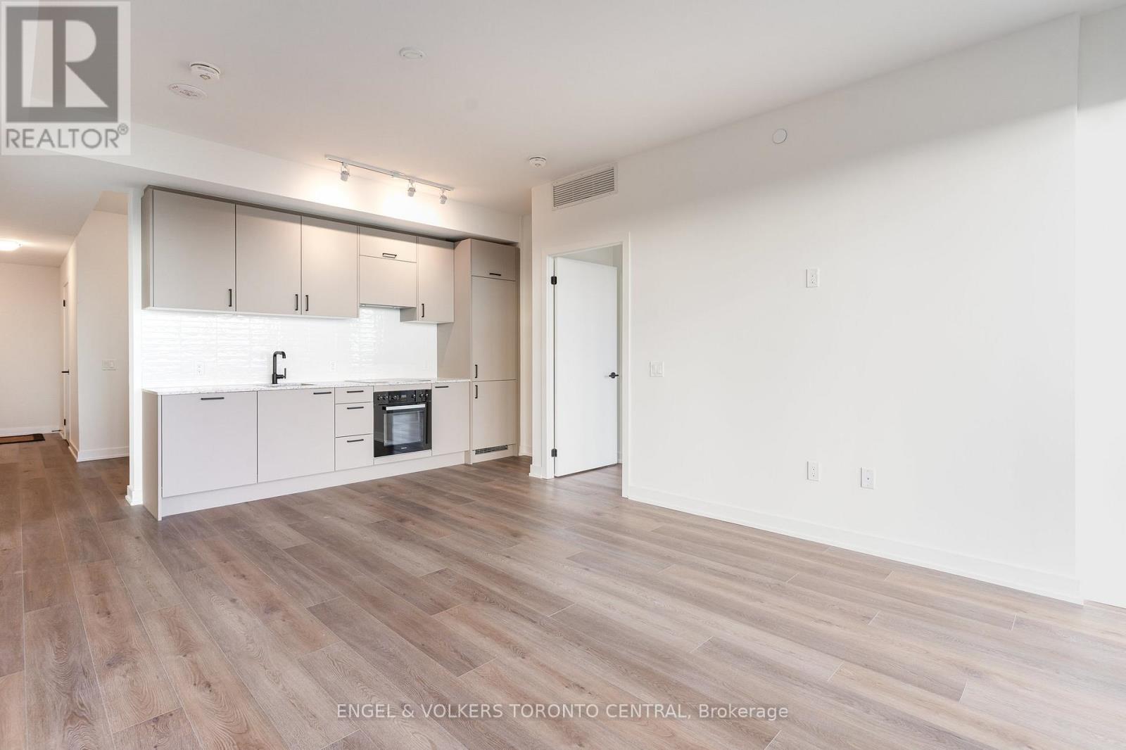 613 - 1 Quarrington Lane, Toronto, Ontario  M3C 0S4 - Photo 3 - C12559922