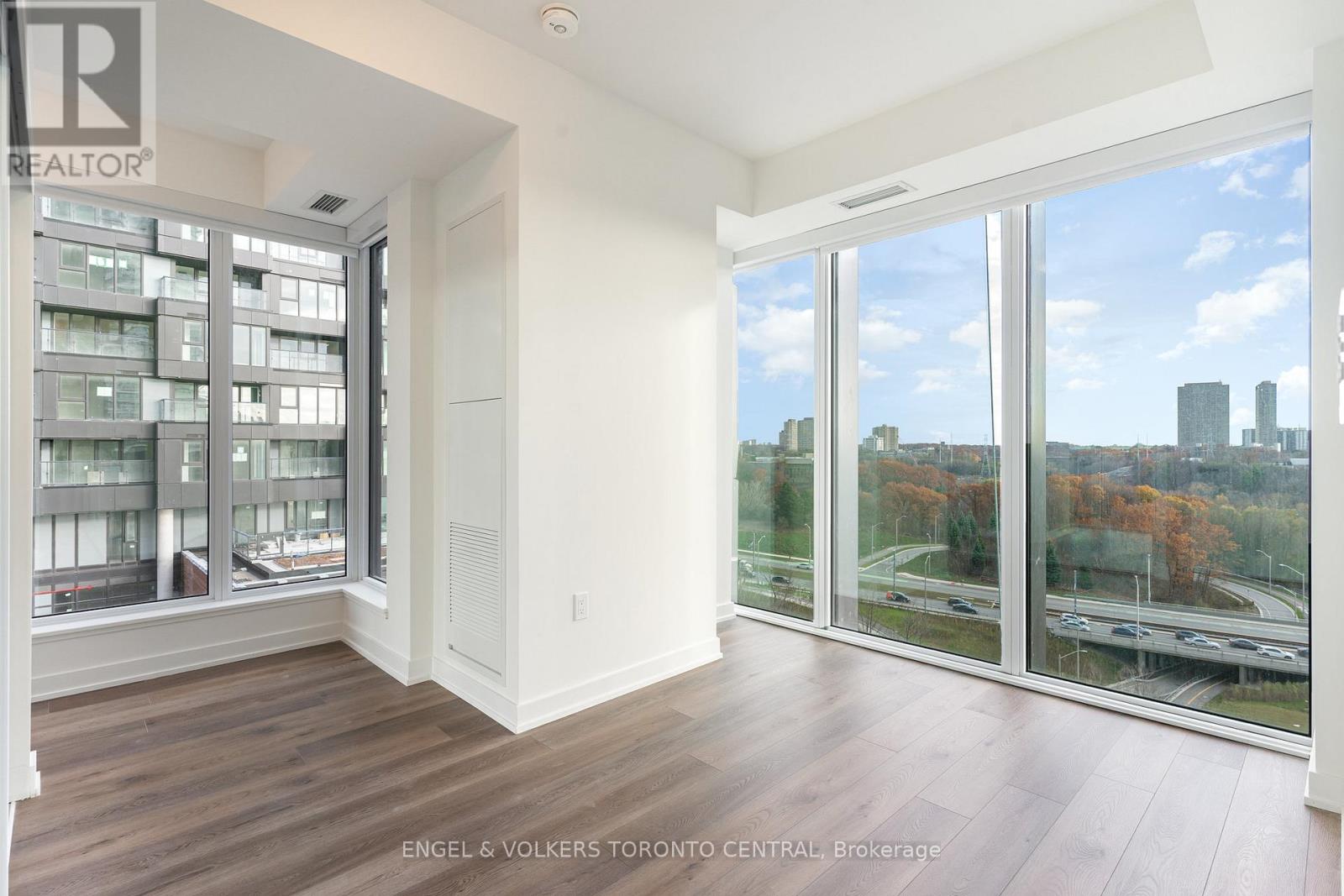 613 - 1 Quarrington Lane, Toronto, Ontario  M3C 0S4 - Photo 7 - C12559922