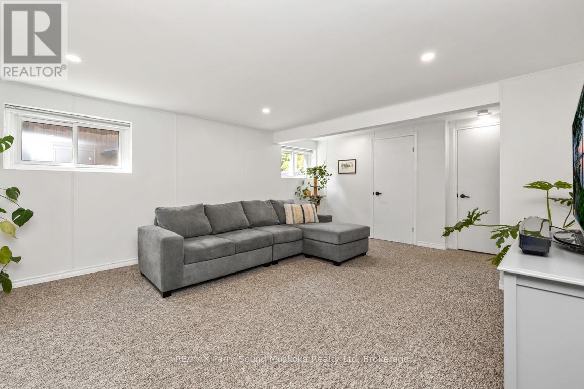 28 Forest Street, Parry Sound, Ontario  P2A 2P9 - Photo 21 - X12400555