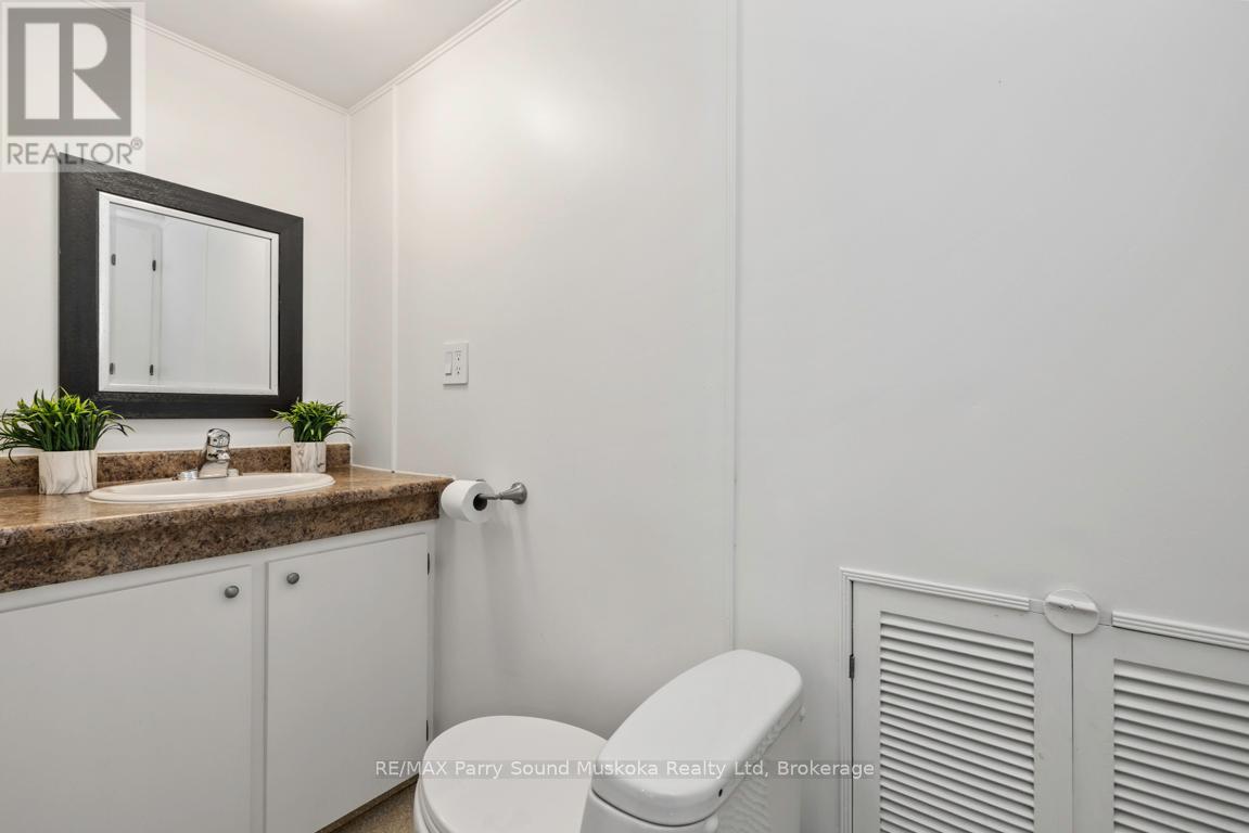 28 Forest Street, Parry Sound, Ontario  P2A 2P9 - Photo 23 - X12400555