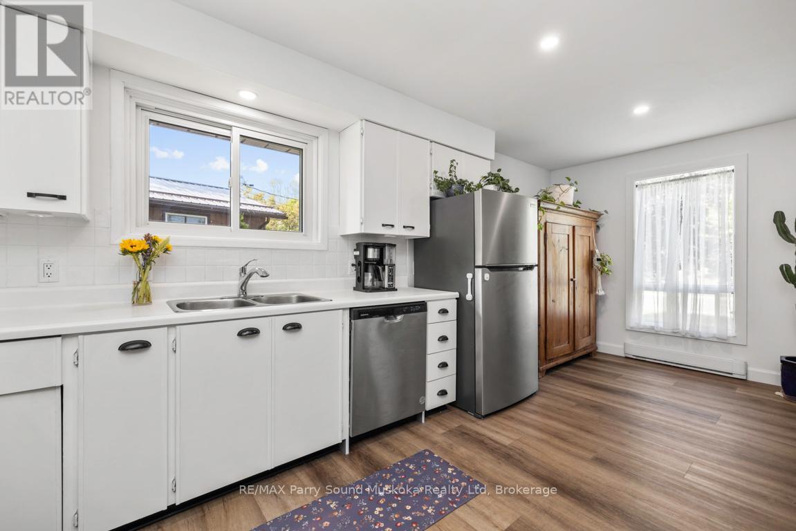 28 Forest Street, Parry Sound, Ontario  P2A 2P9 - Photo 16 - X12400555