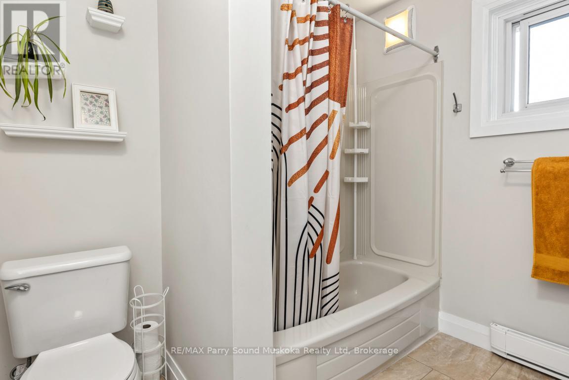 28 Forest Street, Parry Sound, Ontario  P2A 2P9 - Photo 31 - X12400555