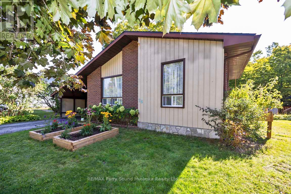 28 Forest Street, Parry Sound, Ontario  P2A 2P9 - Photo 48 - X12400555