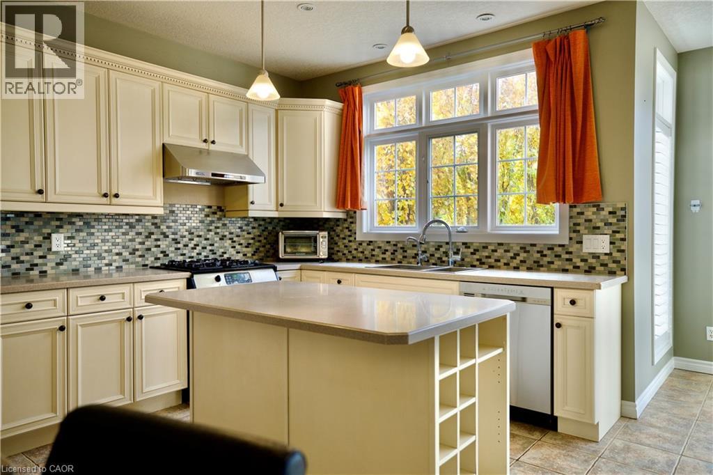 711 Cedar Bend Drive, Waterloo, Ontario  N2V 2R2 - Photo 11 - 40789360