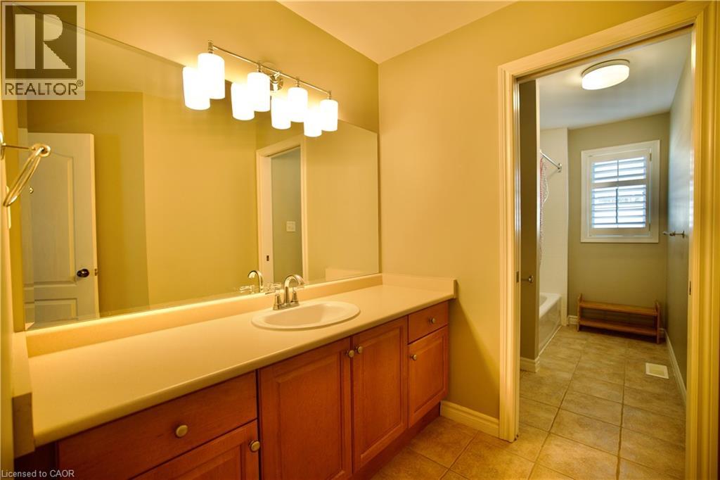 711 Cedar Bend Drive, Waterloo, Ontario  N2V 2R2 - Photo 36 - 40789360