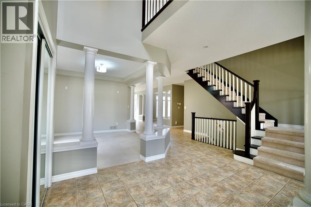 711 Cedar Bend Drive, Waterloo, Ontario  N2V 2R2 - Photo 5 - 40789360