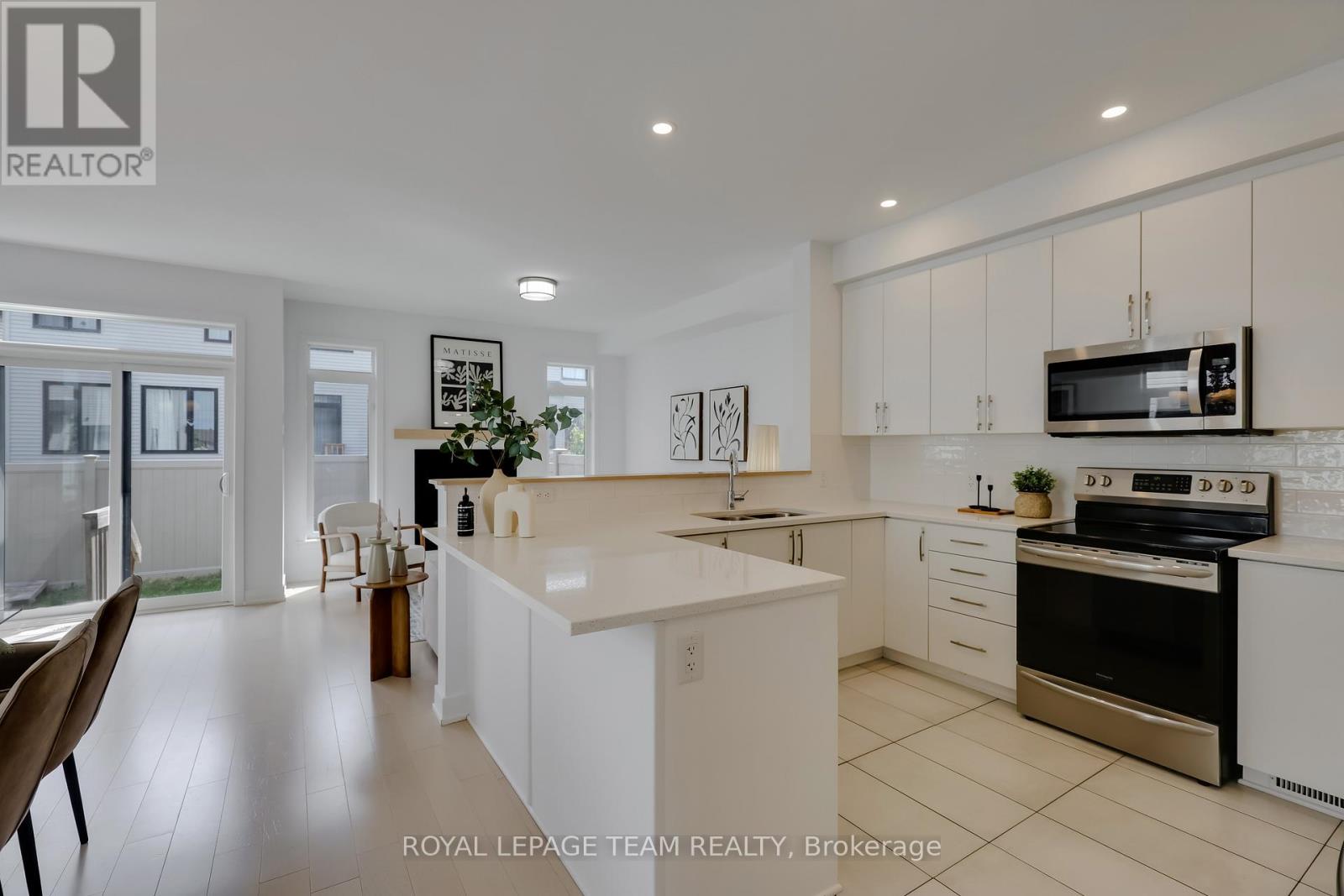 856 Clapham Terrace, Ottawa, Ontario  K2S 2P1 - Photo 2 - X12416333