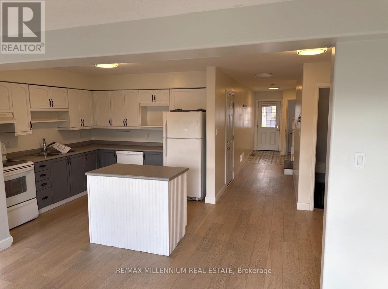 27 Shephard Avenue, New Tecumseth, Ontario  L9R 2E8 - Photo 12 - N12559878