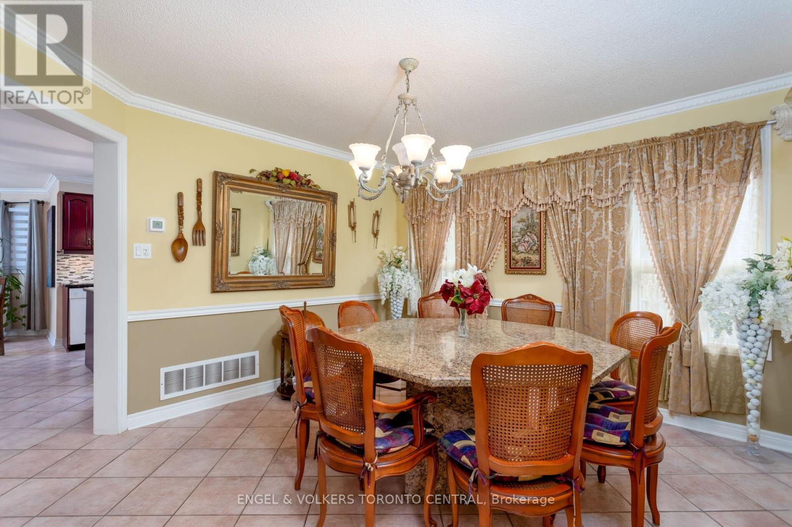 144 Claremont Lane, Vaughan, Ontario  L4L 8Z8 - Photo 10 - N12559886