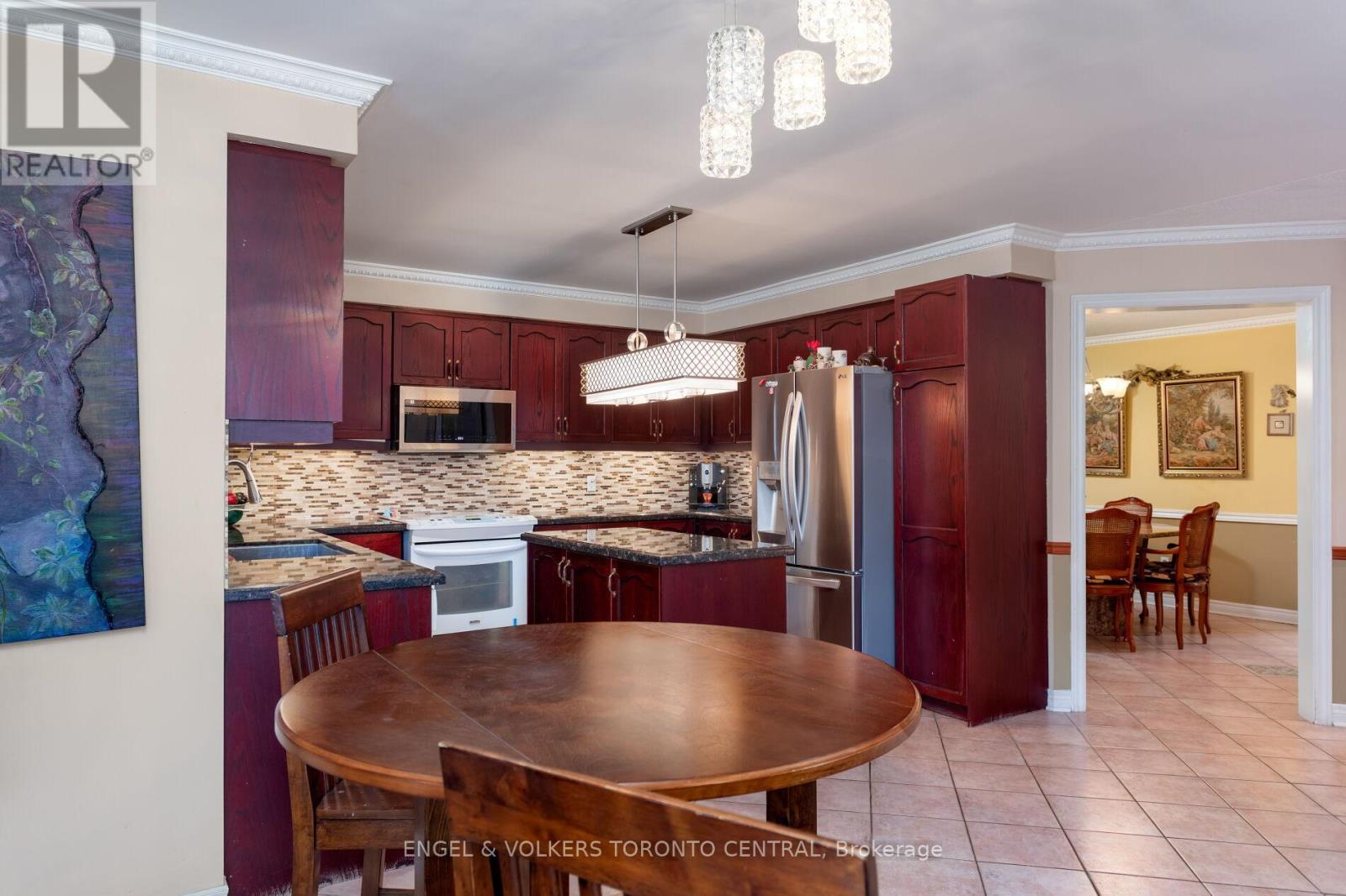 144 Claremont Lane, Vaughan, Ontario  L4L 8Z8 - Photo 11 - N12559886