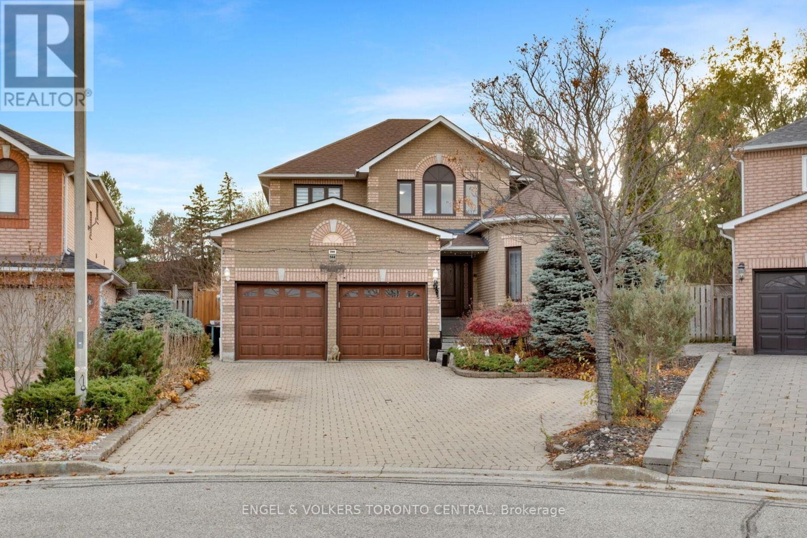 144 Claremont Lane, Vaughan, Ontario  L4L 8Z8 - Photo 2 - N12559886