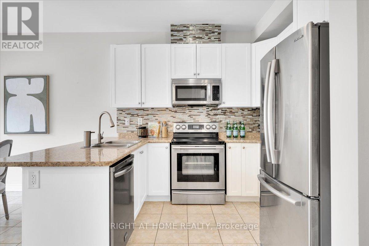 31 Brown Lane, Whitchurch-Stouffville, Ontario  L4A 0V1 - Photo 13 - N12559912