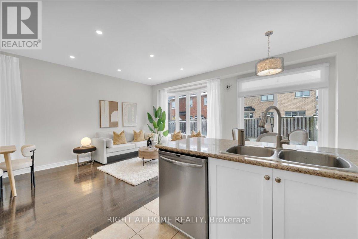 31 Brown Lane, Whitchurch-Stouffville, Ontario  L4A 0V1 - Photo 15 - N12559912