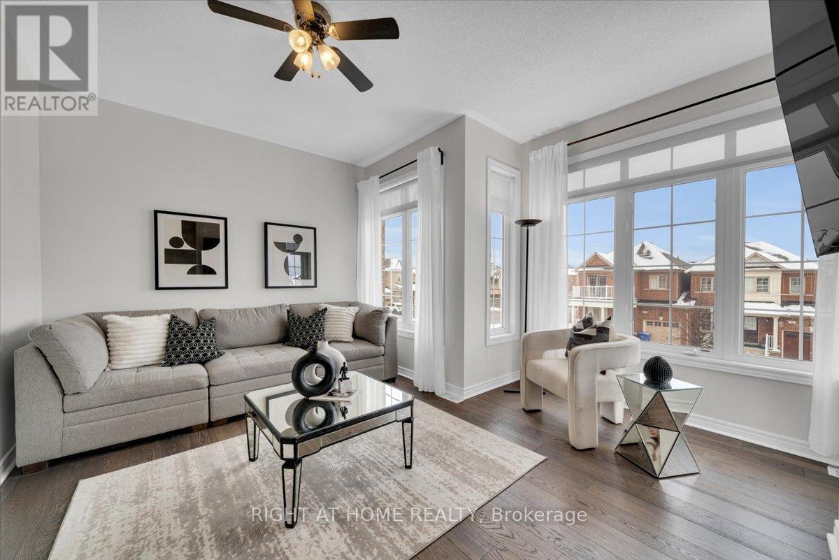 31 Brown Lane, Whitchurch-Stouffville, Ontario  L4A 0V1 - Photo 19 - N12559912