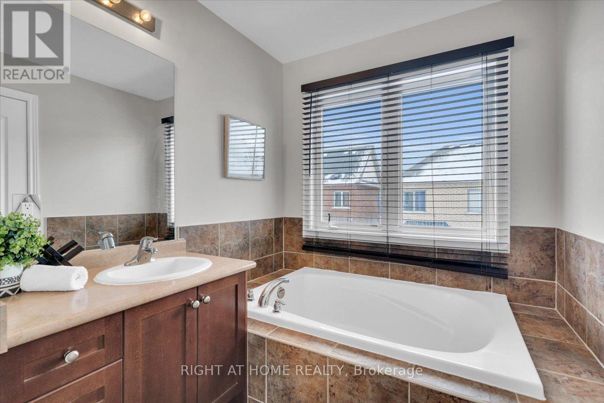 31 Brown Lane, Whitchurch-Stouffville, Ontario  L4A 0V1 - Photo 33 - N12559912