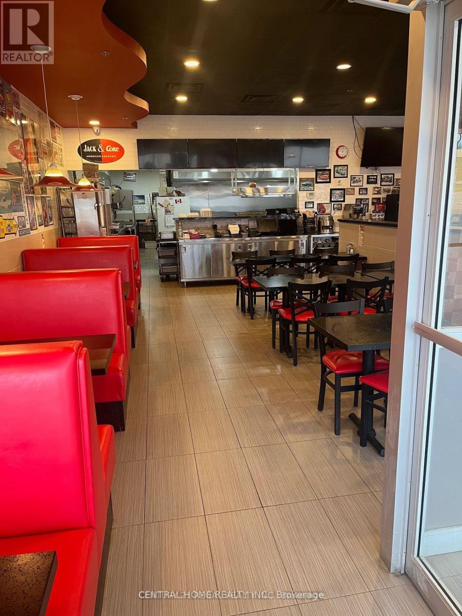 4 Banff Road, Uxbridge, Ontario  L9P 1S9 - Photo 2 - N12559916