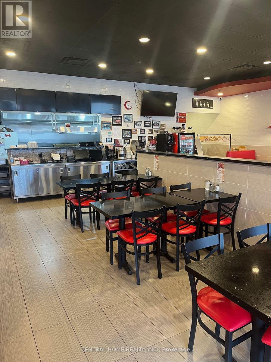 4 Banff Road, Uxbridge, Ontario  L9P 1S9 - Photo 5 - N12559916