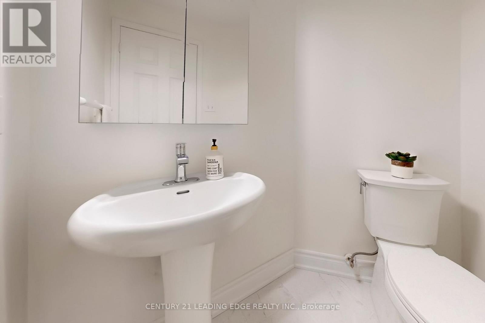 851 Hilton Boulevard, Newmarket, Ontario  L3X 2H7 - Photo 22 - N12559926