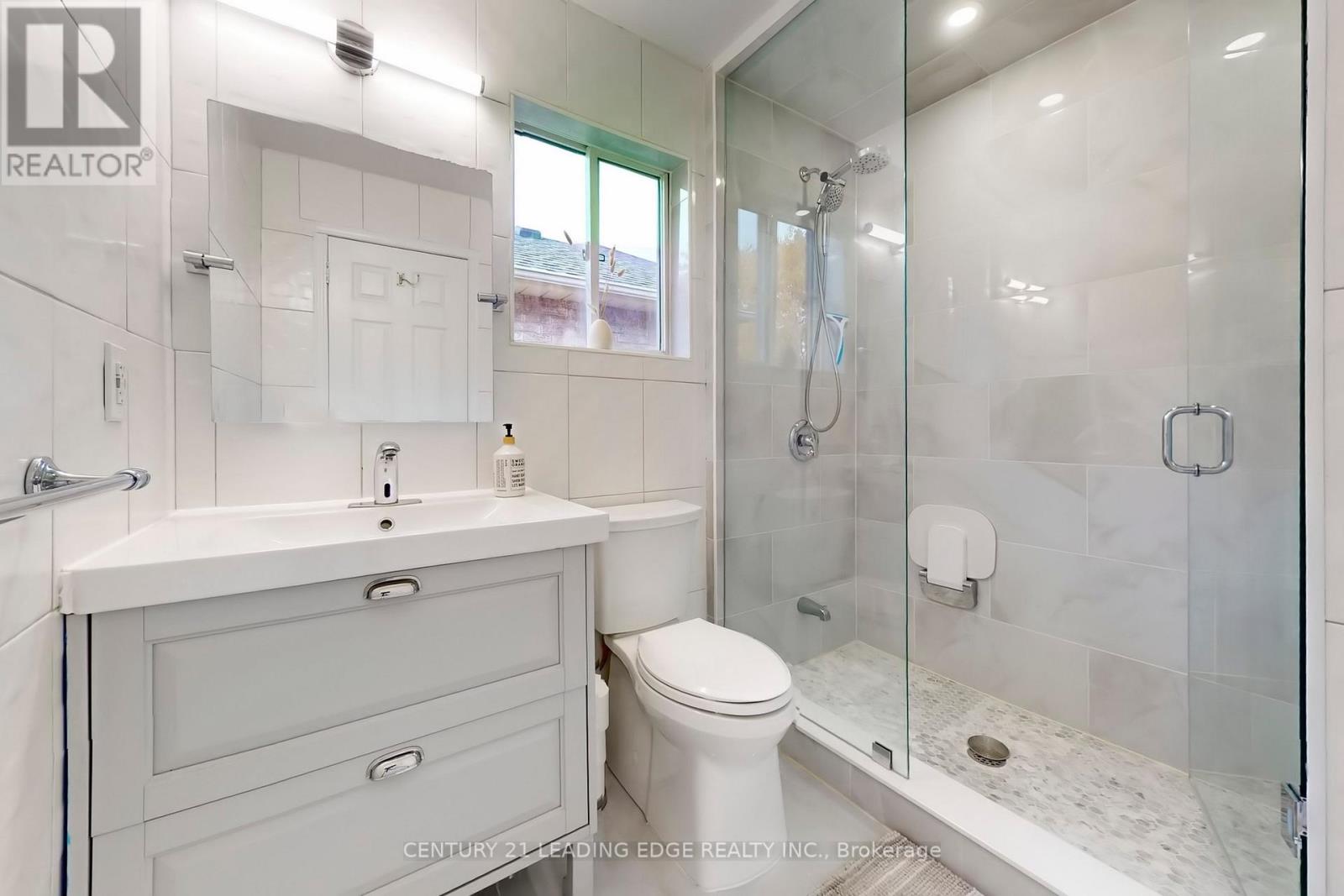 851 Hilton Boulevard, Newmarket, Ontario  L3X 2H7 - Photo 42 - N12559926