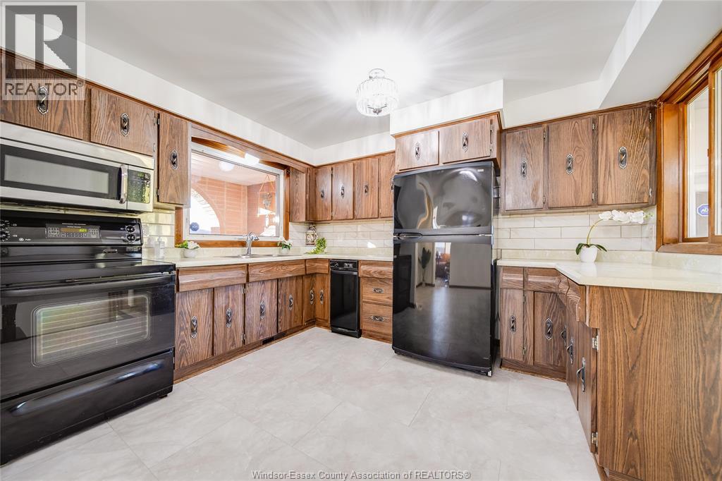 9223 Esplanade Drive, Windsor, Ontario  N8R 1J2 - Photo 15 - 25028858