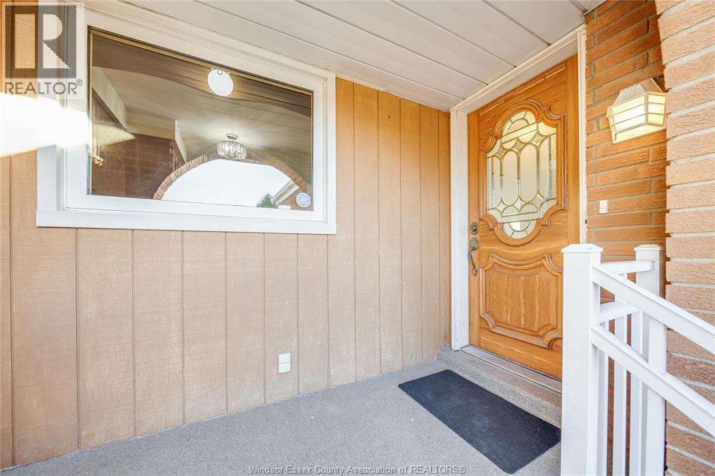 9223 Esplanade Drive, Windsor, Ontario  N8R 1J2 - Photo 6 - 25028858