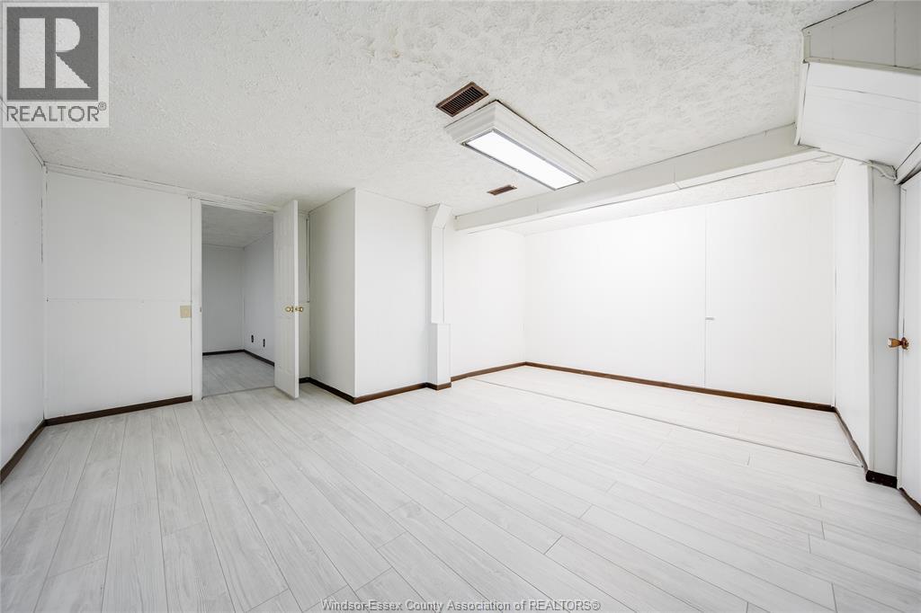 9223 Esplanade Drive, Windsor, Ontario  N8R 1J2 - Photo 33 - 25028858