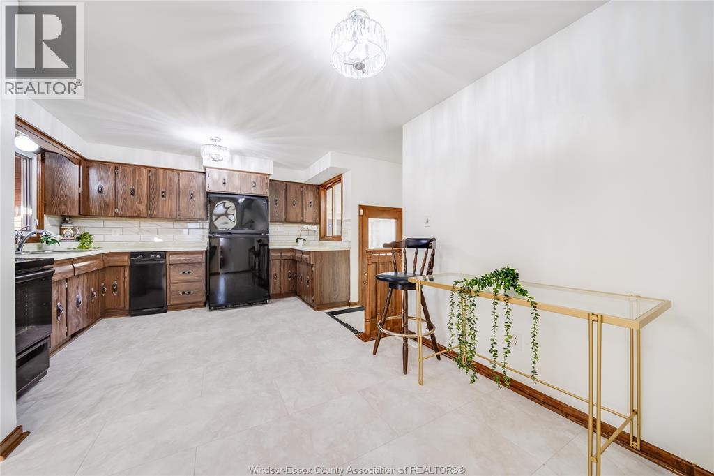 9223 Esplanade Drive, Windsor, Ontario  N8R 1J2 - Photo 13 - 25028858