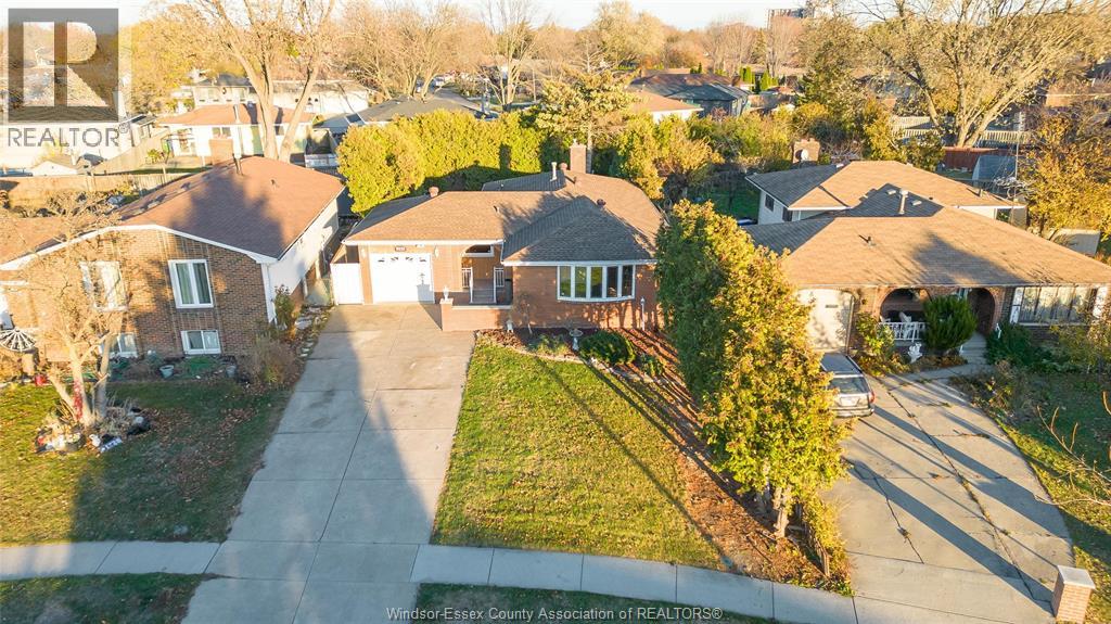 9223 Esplanade Drive, Windsor, Ontario  N8R 1J2 - Photo 2 - 25028858