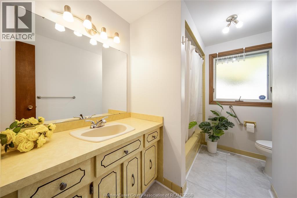9223 Esplanade Drive, Windsor, Ontario  N8R 1J2 - Photo 25 - 25028858