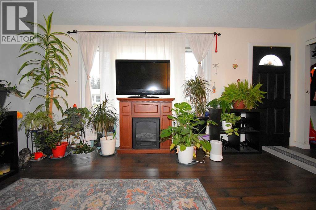 Property at 121 Chetamon Drive image 3