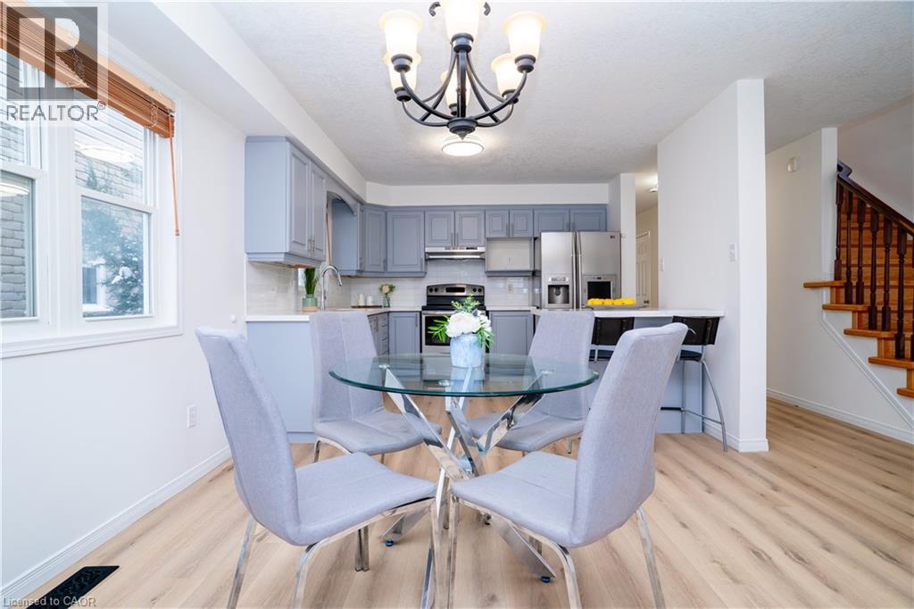 602 Winterberry Avenue, Waterloo, Ontario  N2V 2W5 - Photo 4 - 40787657