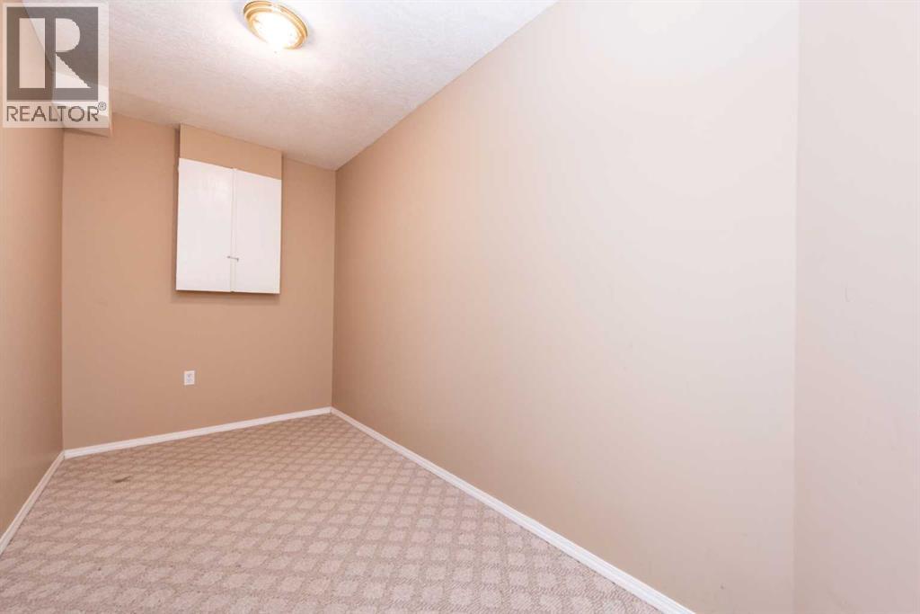 17 Royal Birkdale Crescent Nw, Calgary, Alberta  T3G 5R4 - Photo 37 - A2261089