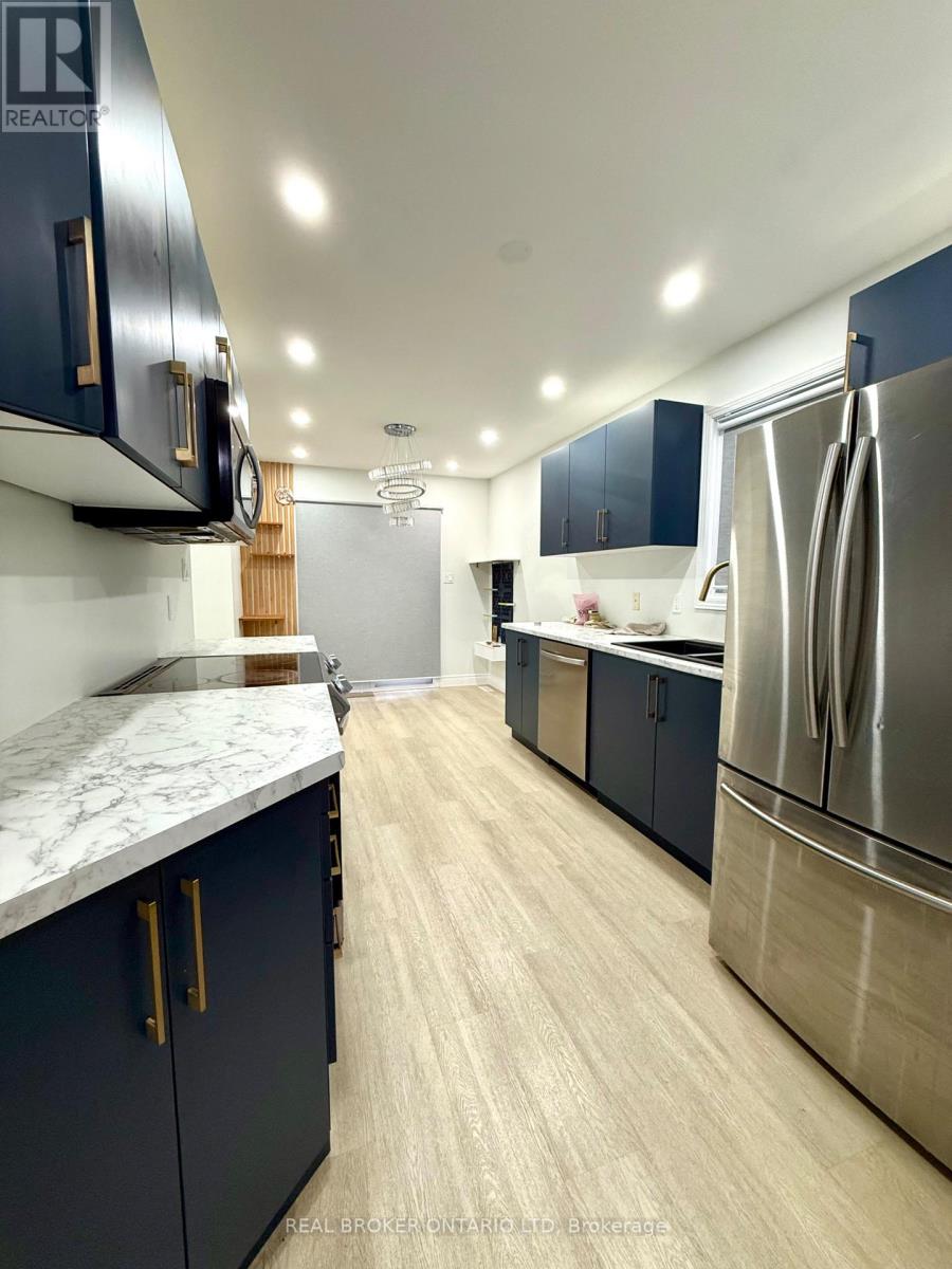 33 - 10 Chalkstone Drive, London South, Ontario  N6E 3Z9 - Photo 3 - X12560026