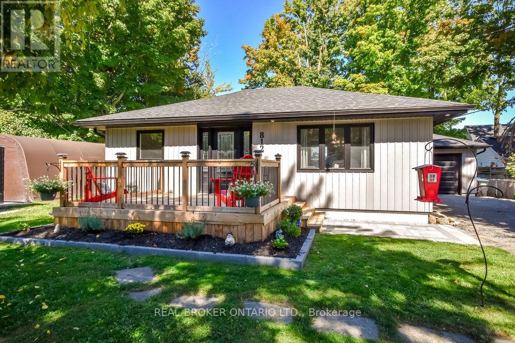 812 Cook Street, Innisfil, Ontario  L9S 2J1 - Photo 15 - N12411199