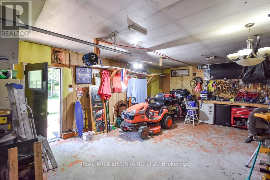 812 Cook Street, Innisfil, Ontario  L9S 2J1 - Photo 22 - N12411199