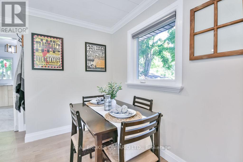 812 Cook Street, Innisfil, Ontario  L9S 2J1 - Photo 4 - N12411199