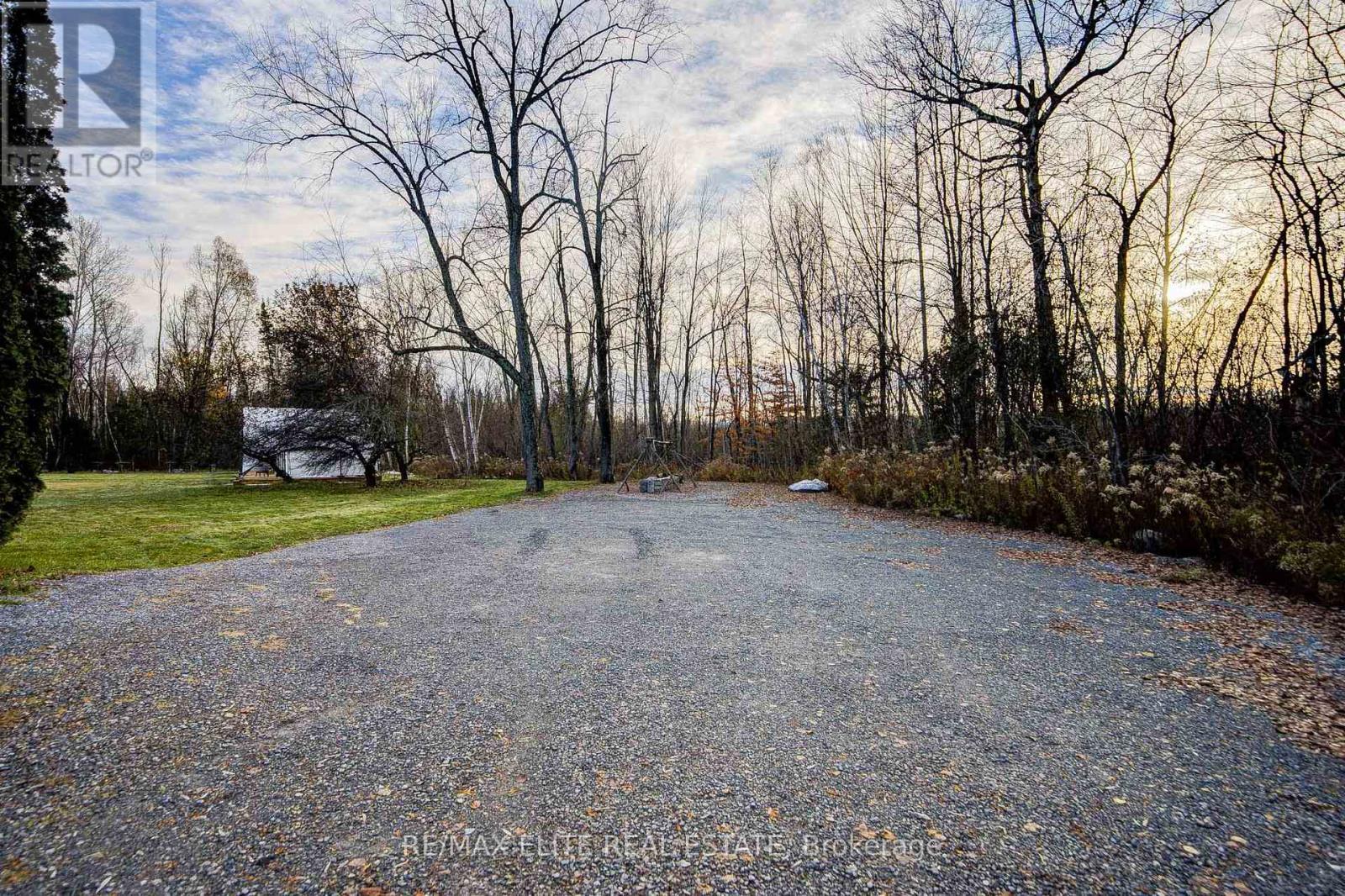 4909 Holborn Road, East Gwillimbury, Ontario  L0G 1M0 - Photo 34 - N12559752