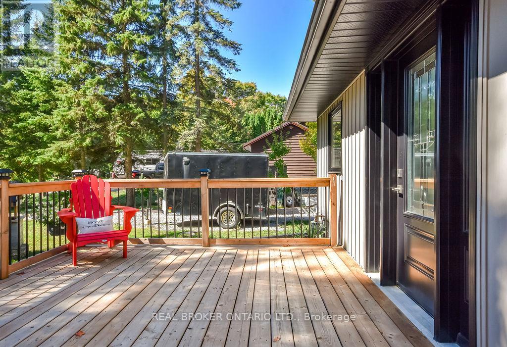 812 Cook Street, Innisfil, Ontario  L9S 2J1 - Photo 17 - N12411199