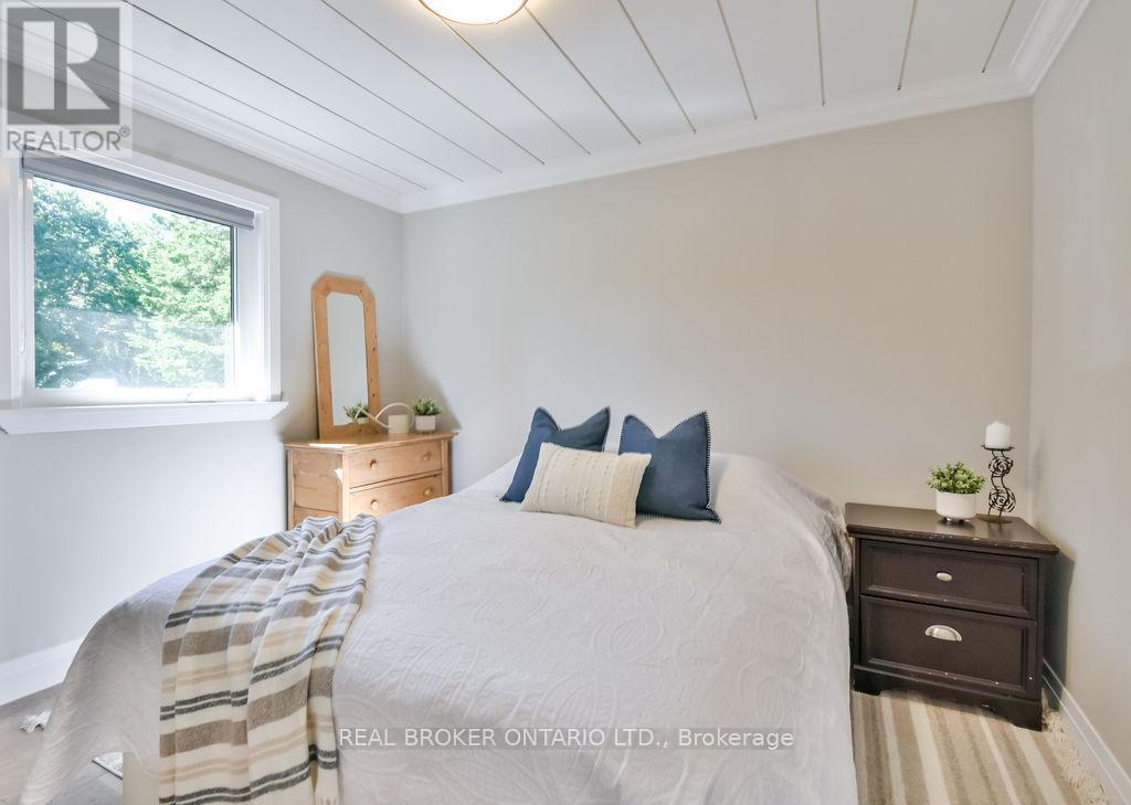 812 Cook Street, Innisfil, Ontario  L9S 2J1 - Photo 8 - N12411199