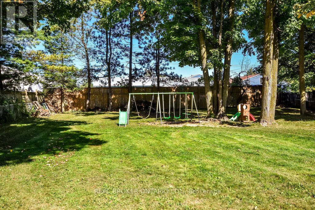 812 Cook Street, Innisfil, Ontario  L9S 2J1 - Photo 18 - N12411199